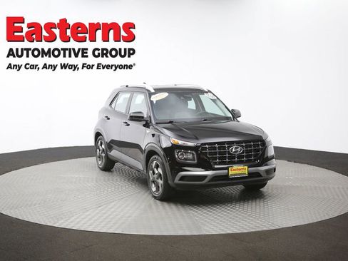 Used 2022 Hyundai Venue SEL image 50