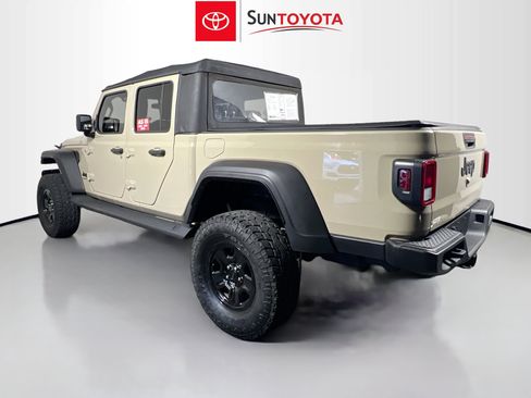 Used 2020 Jeep Gladiator Sport AWD/4WD image 6