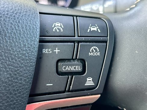 Certified 2025 Toyota Crown AWD/4WD image 18