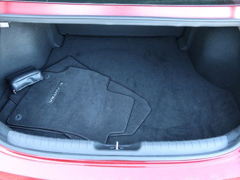 Used 2025 Hyundai Elantra Sport image 33