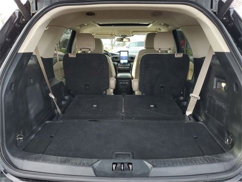 Certified 2022 Ford Explorer Limited w/ Limited Technology Package image 8
