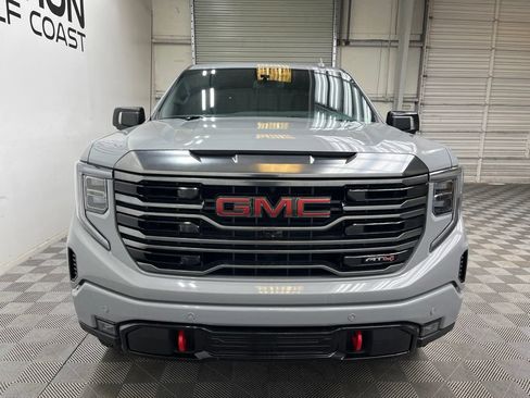 Used 2024 GMC Sierra 1500 AT4 w/ AT4 Preferred Package AWD/4WD image 4