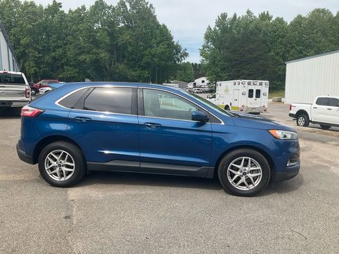 Certified 2021 Ford Edge SEL w/ Cargo Accessory Package AWD/4WD image 4