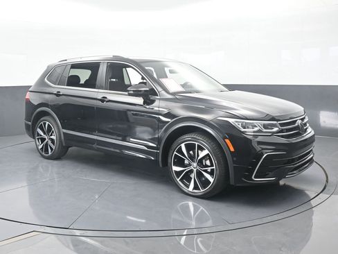 Used 2022 Volkswagen Tiguan SEL R-Line image 8