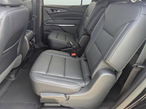 New 2025 Chevrolet Suburban Premier image 42