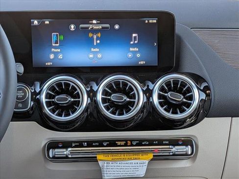 New 2026 Mercedes-Benz GLA 250 4MATIC image 11