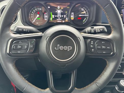 Used 2024 Jeep Wrangler Sport S image 17
