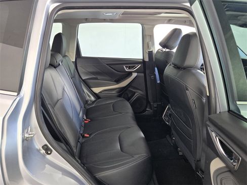 Used 2023 Subaru Forester Limited image 16