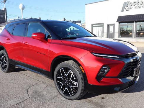 Used 2025 Chevrolet Blazer RS w/ Enhanced Convenience Package image 2