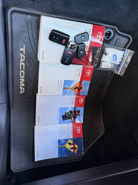 Used 2016 Toyota Tacoma TRD Sport AWD/4WD image 57