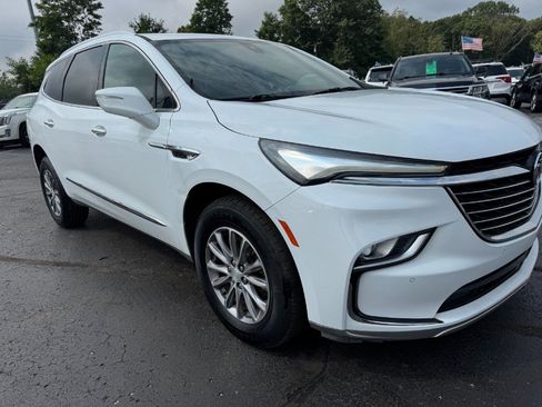 Used 2022 Buick Enclave Essence FWD image 12
