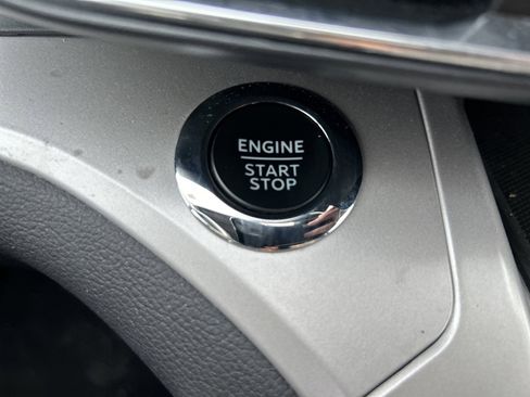 Used 2023 Ford Explorer XLT w/ Equipment Group 202A image 43