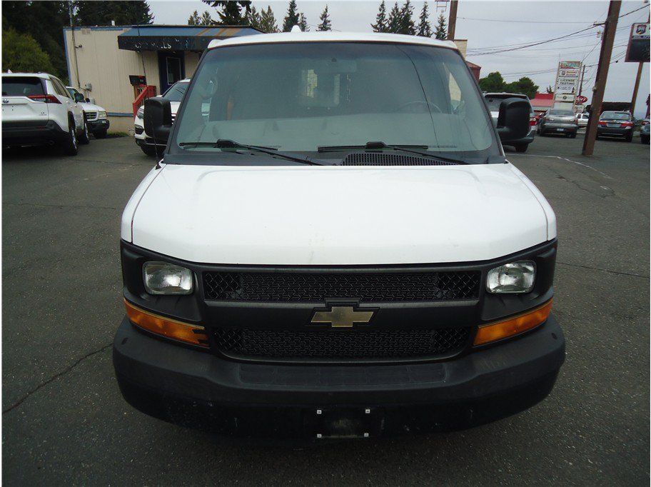 Used 2014 Chevrolet Express 1500 RWD image 2