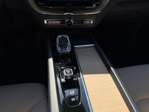 Certified 2026 Volvo XC60 B5 Plus AWD/4WD image 15