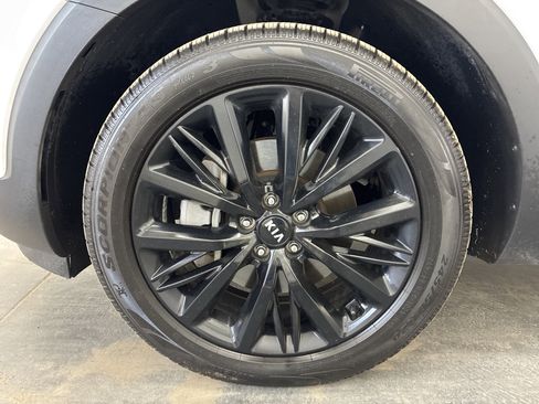 Used 2021 Kia Telluride SX w/ Towing Package AWD/4WD image 23