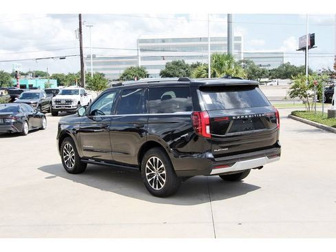 Used 2025 Ford Expedition Platinum AWD/4WD image 4