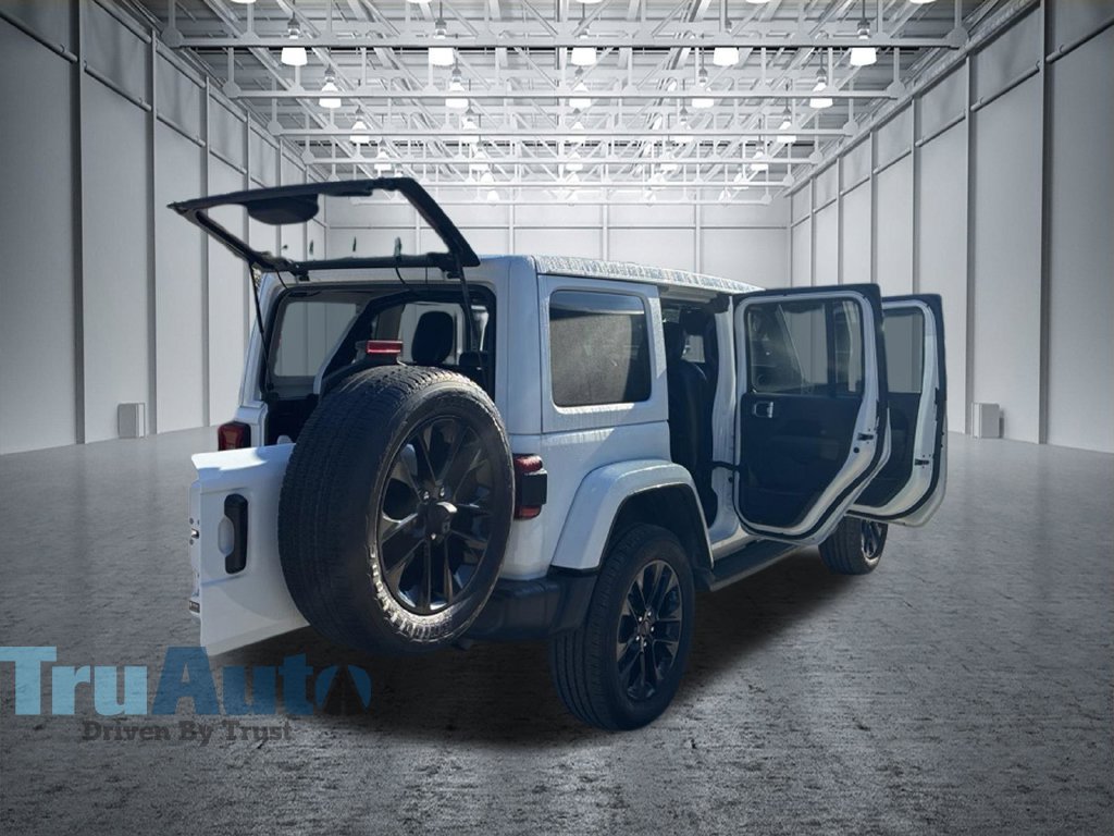 Used 2022 Jeep Wrangler Unlimited Sahara w/ Cold Weather Group AWD/4WD image 17
