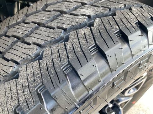 New 2026 Ford F250 Platinum w/ FX4 Off-Road Package AWD/4WD image 14