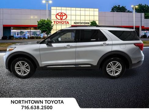Used 2020 Ford Explorer XLT w/ Comfort Package image 7