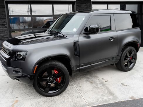 Used 2023 Land Rover Defender 90 Carpathian Edition image 2