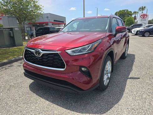 New 2026 Toyota Highlander Limited AWD/4WD image 8