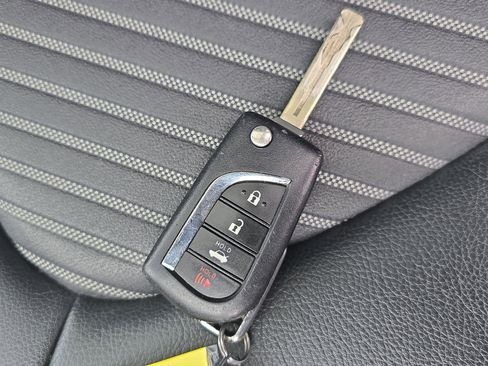 Used 2021 Toyota Camry SE image 36