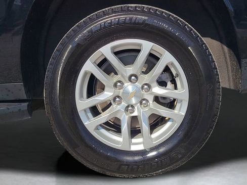 Used 2024 Chevrolet Suburban LT AWD/4WD image 34