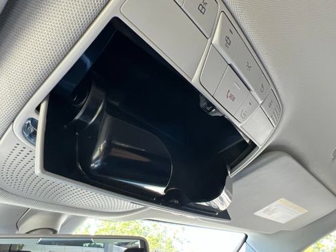 Used 2020 Mercedes-Benz GLC 300 4MATIC image 28