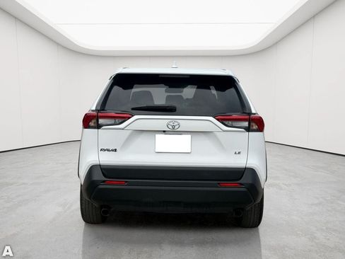 Used 2024 Toyota RAV4 LE FWD image 6