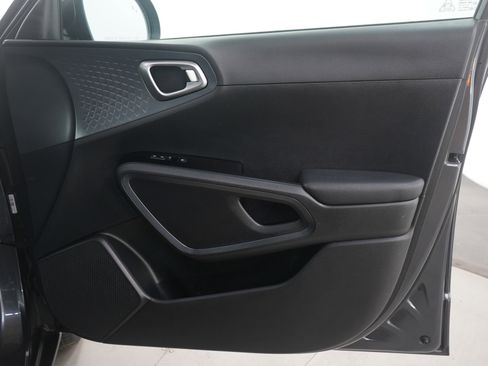 Used 2021 Kia Soul EX image 10