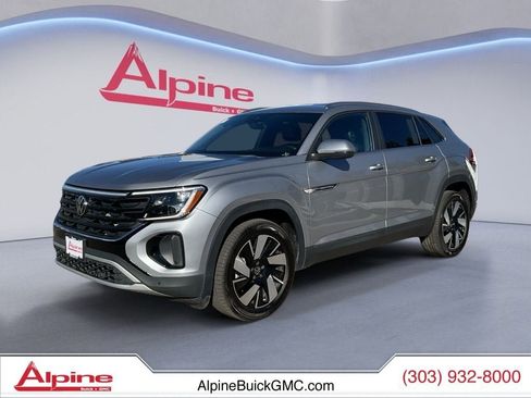 Used 2025 Volkswagen Atlas Cross Sport SE image 1