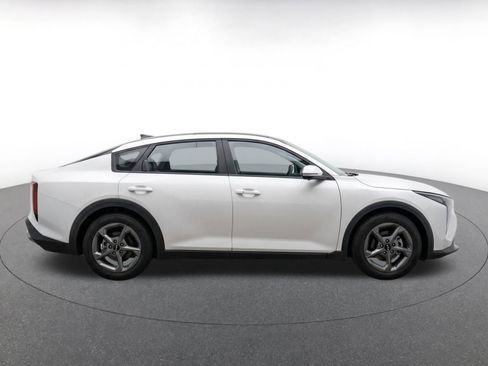 Used 2025 Kia K4 FWD image 10