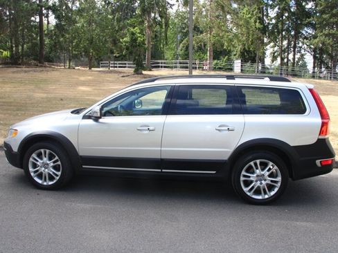Used 2016 Volvo XC70 T5 Premier w/ Proximity Package AWD/4WD image 14
