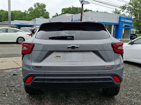 Certified 2024 Chevrolet Trax RS w/ Sunroof Package FWD image 6