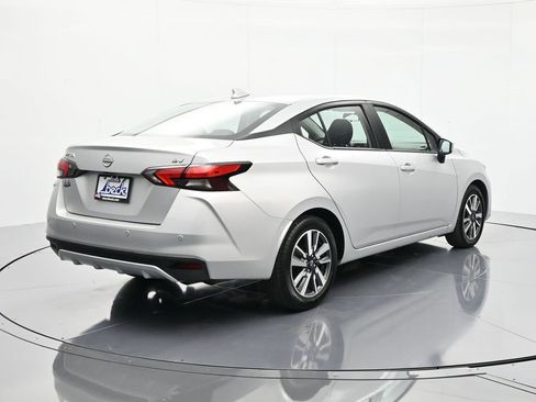 Used 2023 Nissan Versa SV image 5