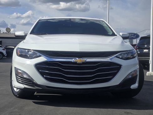 Used 2024 Chevrolet Malibu LT FWD image 2