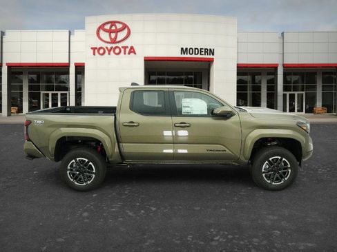 New 2026 Toyota Tacoma TRD Sport AWD/4WD image 5