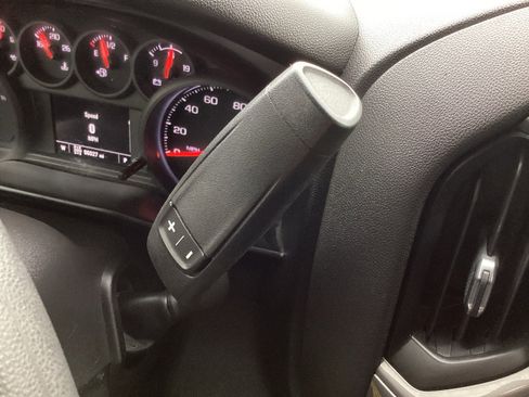 Used 2021 Chevrolet Silverado 1500 Custom Trail Boss AWD/4WD image 24
