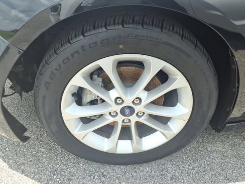 Used 2019 Ford Fusion SE FWD image 5