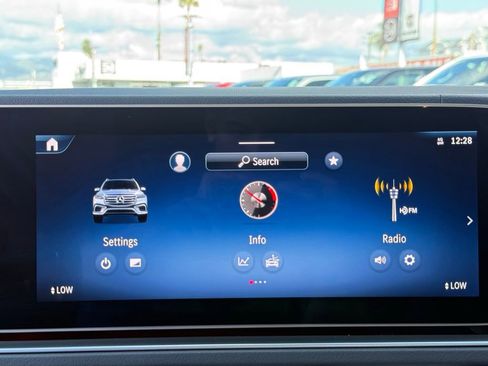 Used 2025 Mercedes-Benz GLS 450 4MATIC image 33