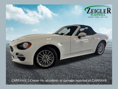 Used 2020 FIAT 124 Spider Classica w/ Technology Group RWD image 1