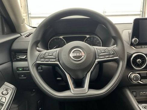 Used 2025 Nissan Sentra SV image 6