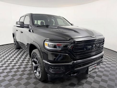 Used 2020 RAM 1500 Limited w/ Black Appearance Package AWD/4WD image 5