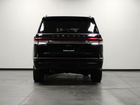 Used 2023 Lincoln Navigator 2WD image 5