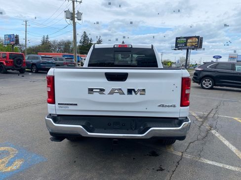 Used 2025 RAM 1500 Big Horn AWD/4WD image 4
