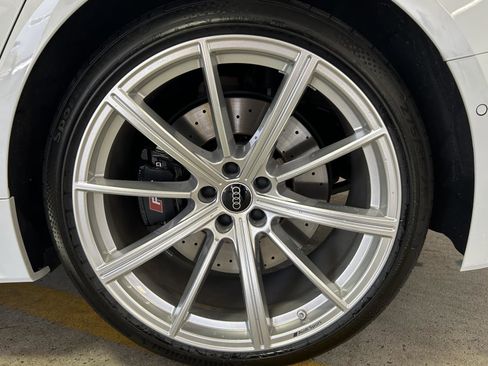 Used 2025 Audi RS 6 performance image 13