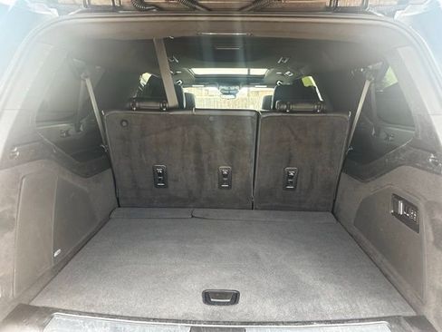Used 2023 Cadillac Escalade ESV Premium Luxury AWD/4WD image 26