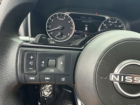 Used 2023 Nissan Rogue SV AWD/4WD image 30