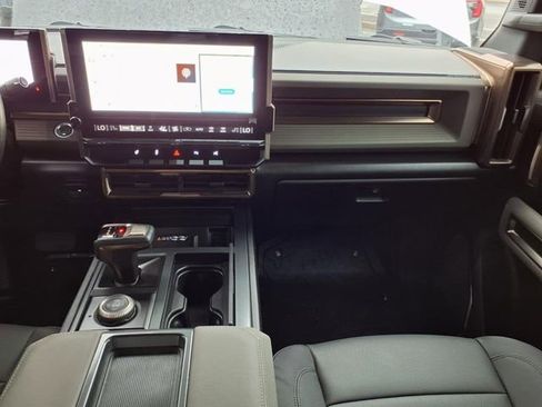 Used 2025 GMC Hummer EV 2X image 22