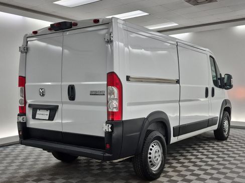 Used 2025 RAM ProMaster 2500 w/ Convenience Group FWD image 9
